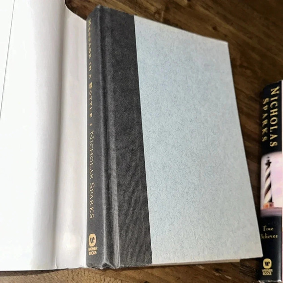 Nicholas Sparks Best Selling Author Bundle of 4 Books (2 Hardback 2 Softcover) - Picture 13 of 16